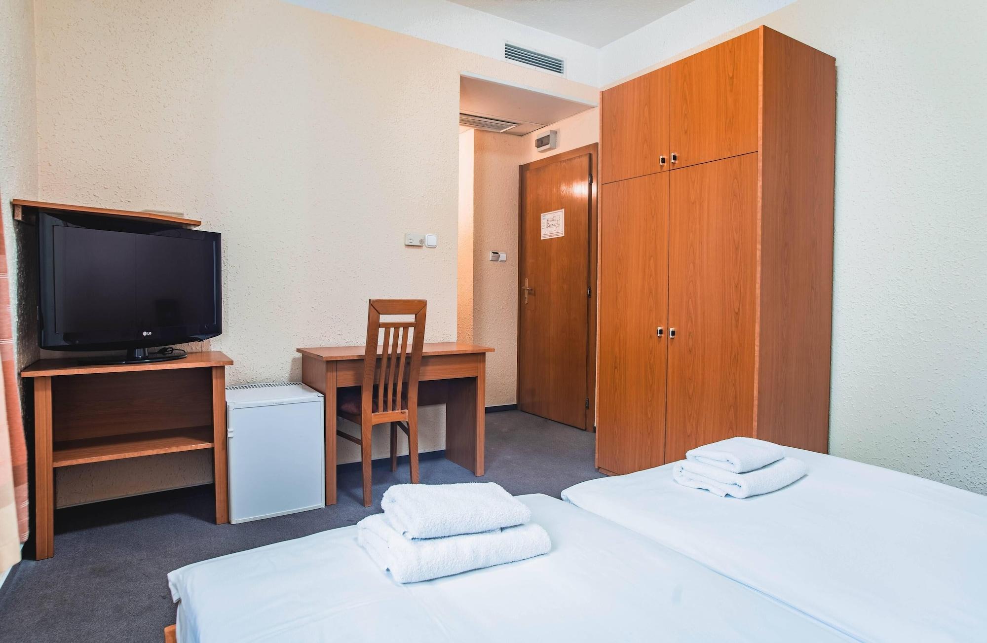 Homoky Hotels Bestline Hotel Budapesta Exterior foto