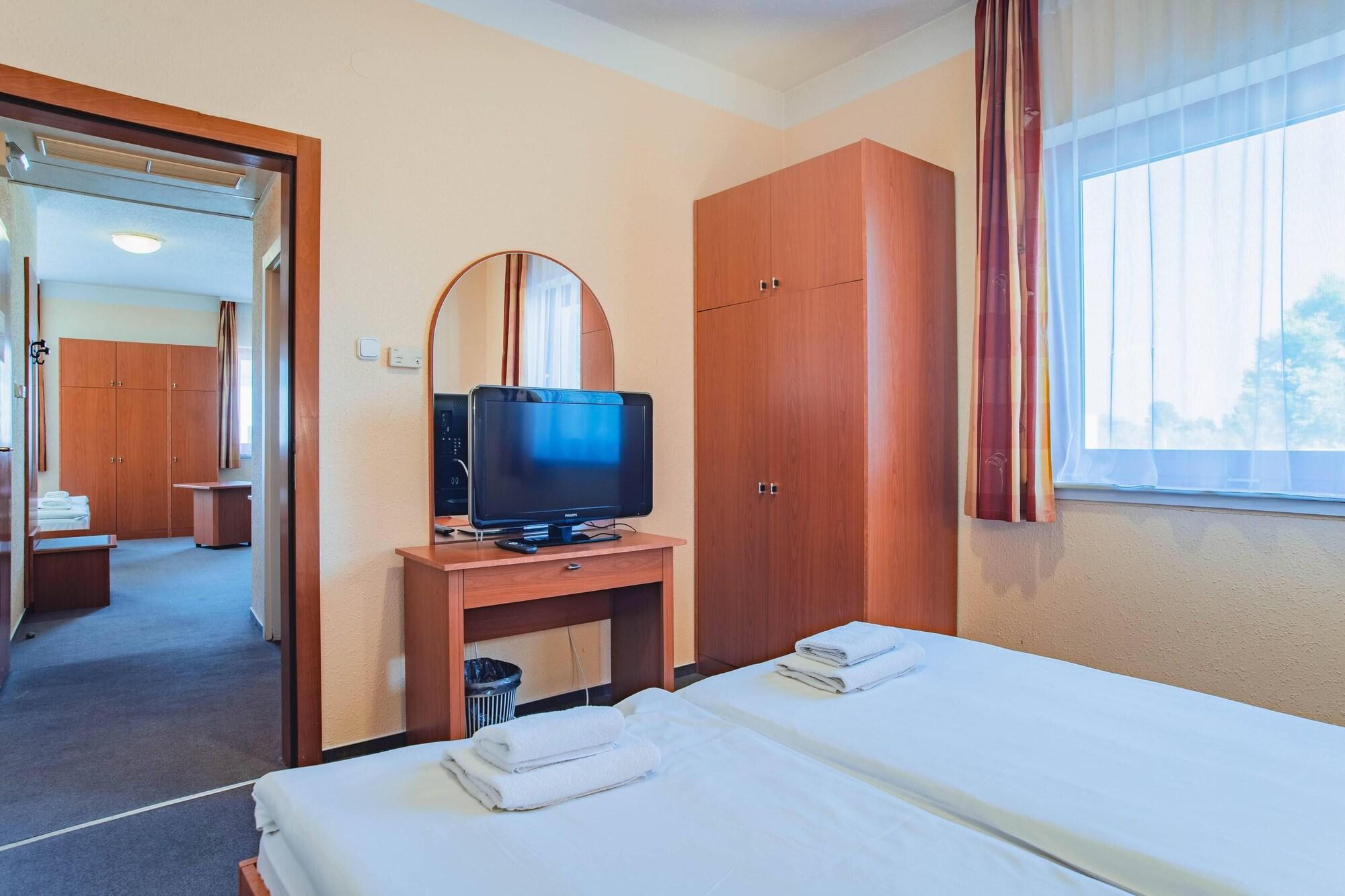 Homoky Hotels Bestline Hotel Budapesta Exterior foto